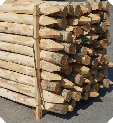 Pali in castagno scortecciato con punta HOLZ BRENZ srl